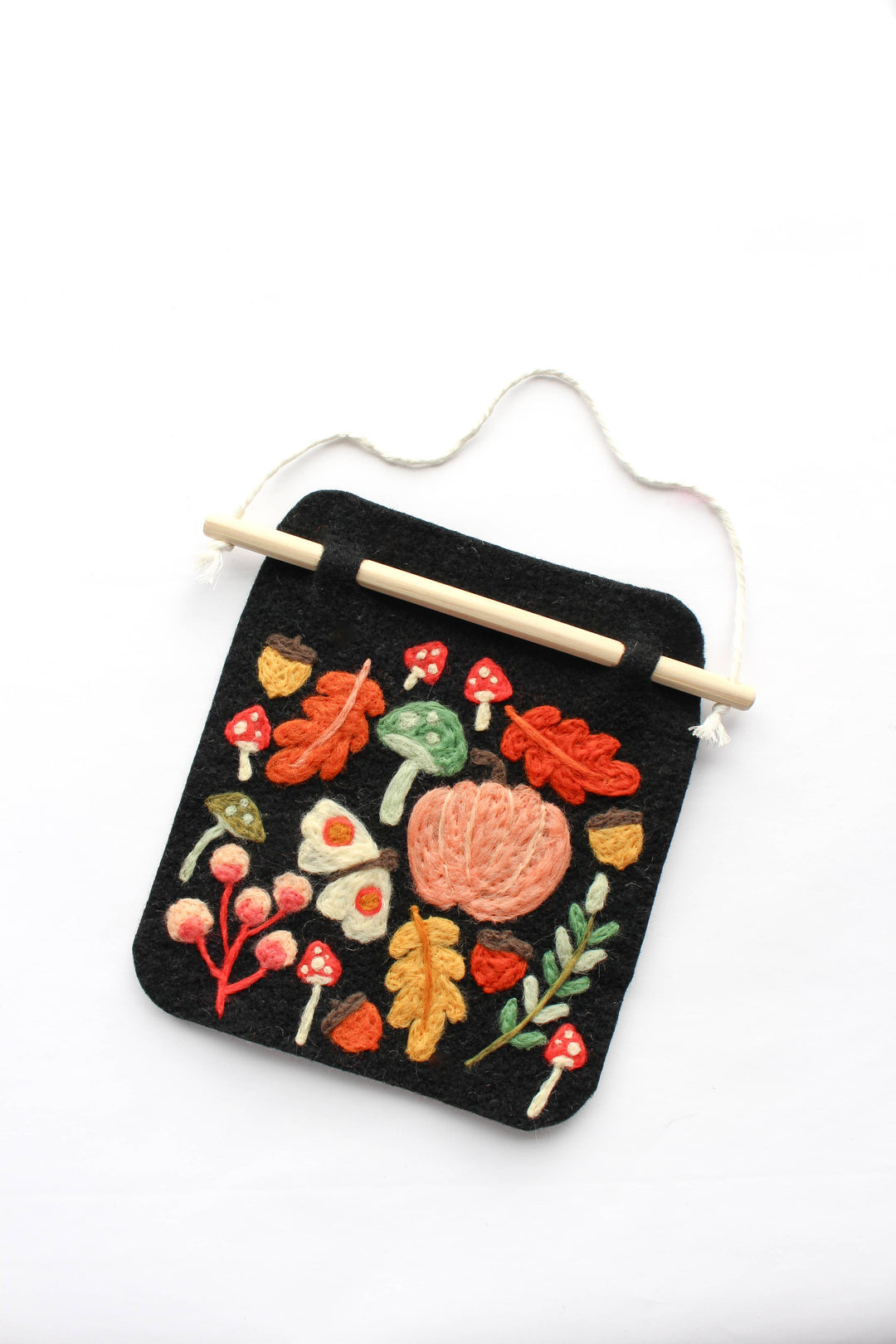Sheep Creek Studio - 8"x8" Fall Banner Felting Kit: Black