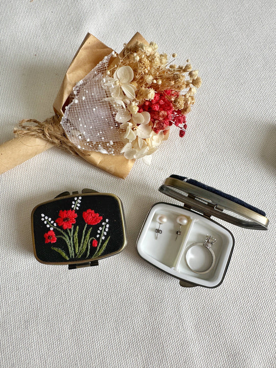 Quince Fables - Floral Embroidered Rectangle Mini Jewelry Box With Mirror: 2. Daisy Garden