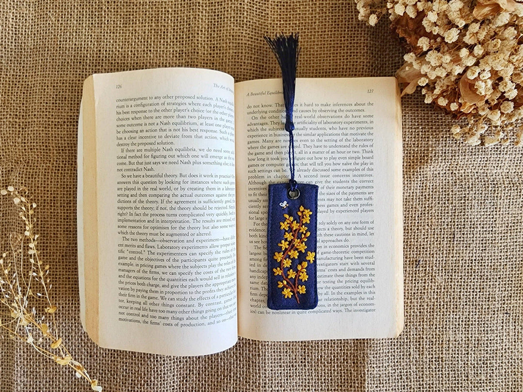 Quince Fables - Retro Linen Bookmark With Cute Floral Embroidery: 6.Daisy Garden-Red