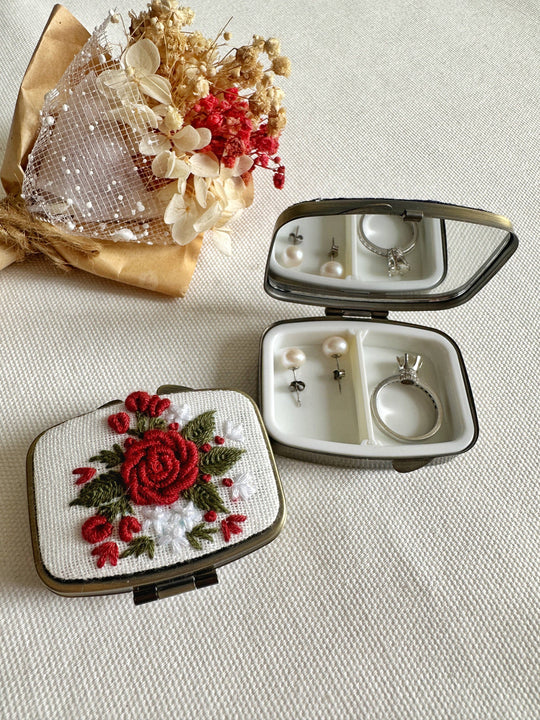 Quince Fables - Floral Embroidered Rectangle Mini Jewelry Box With Mirror: 1. White Roses