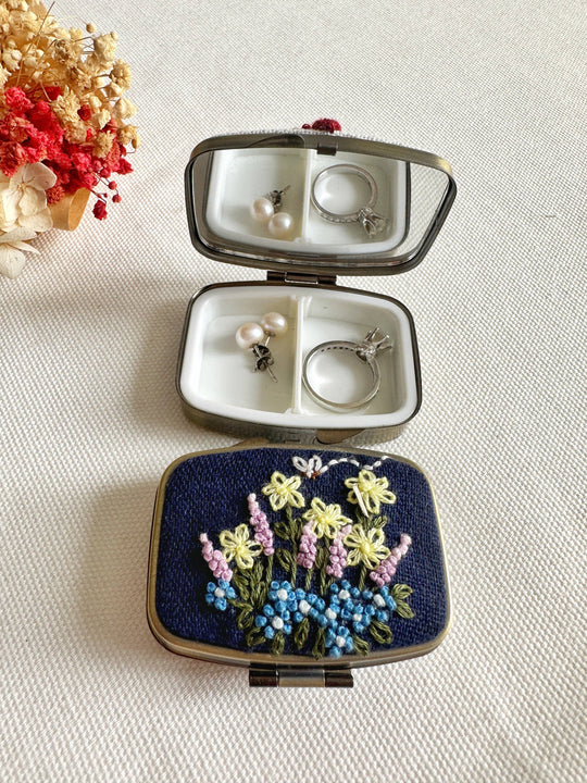 Quince Fables - Floral Embroidered Rectangle Mini Jewelry Box With Mirror: 1. White Roses