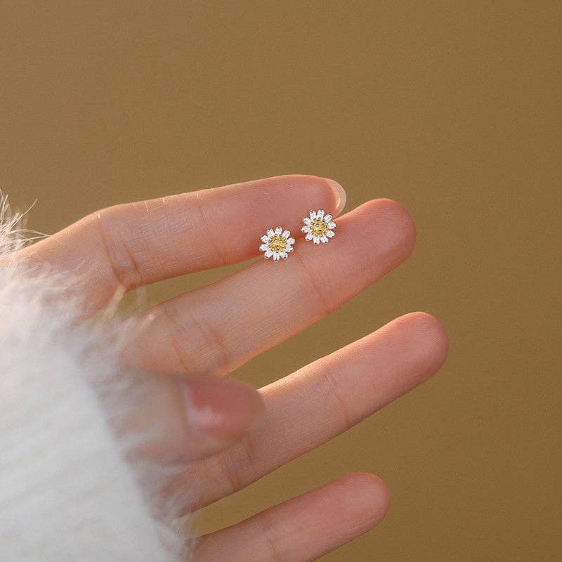 Perimade & Co. LLC - Tiny Small Daisy Flower Stud Earrings in 925 Sterling Silver