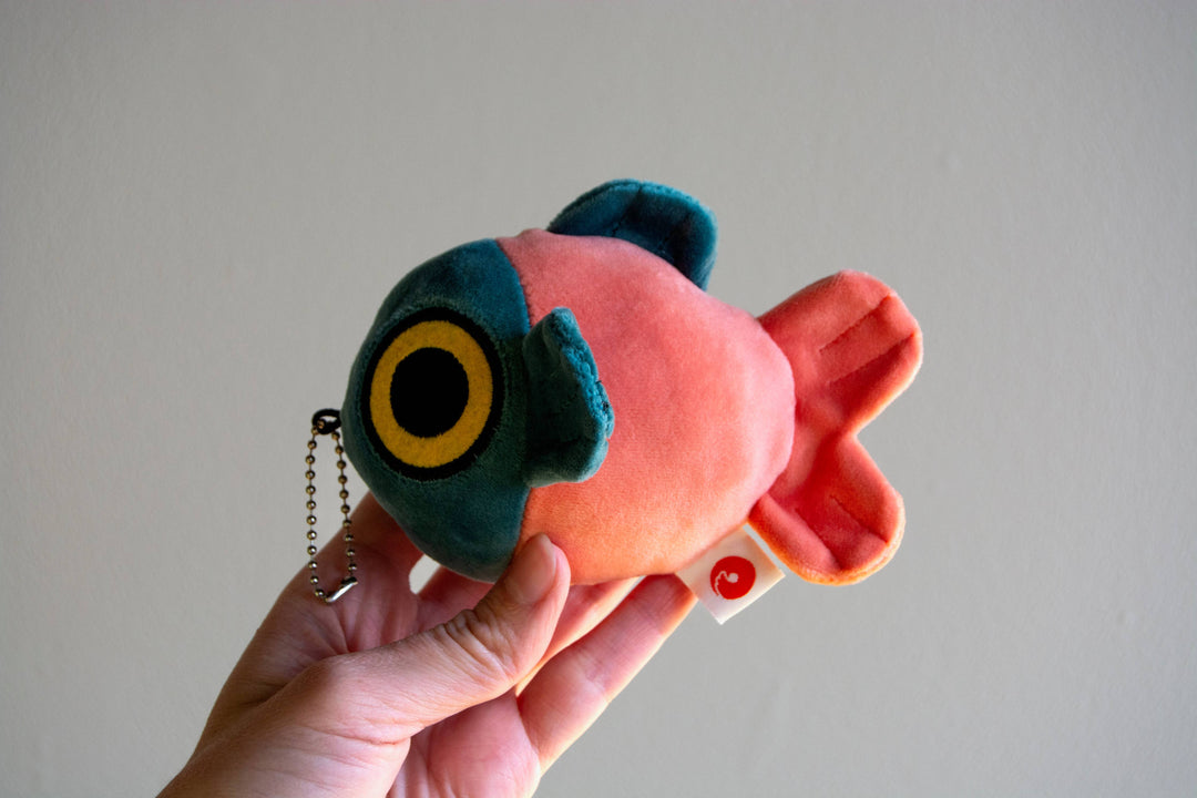 Curlworks - Mochi Fish Fry Plush Keychain - Coral and Dark Green