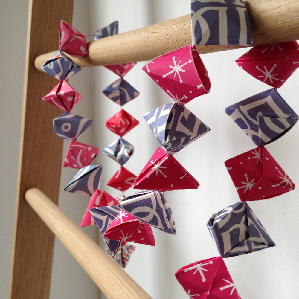 Cambridge Imprint - Origami Garland of Bobbles Kit