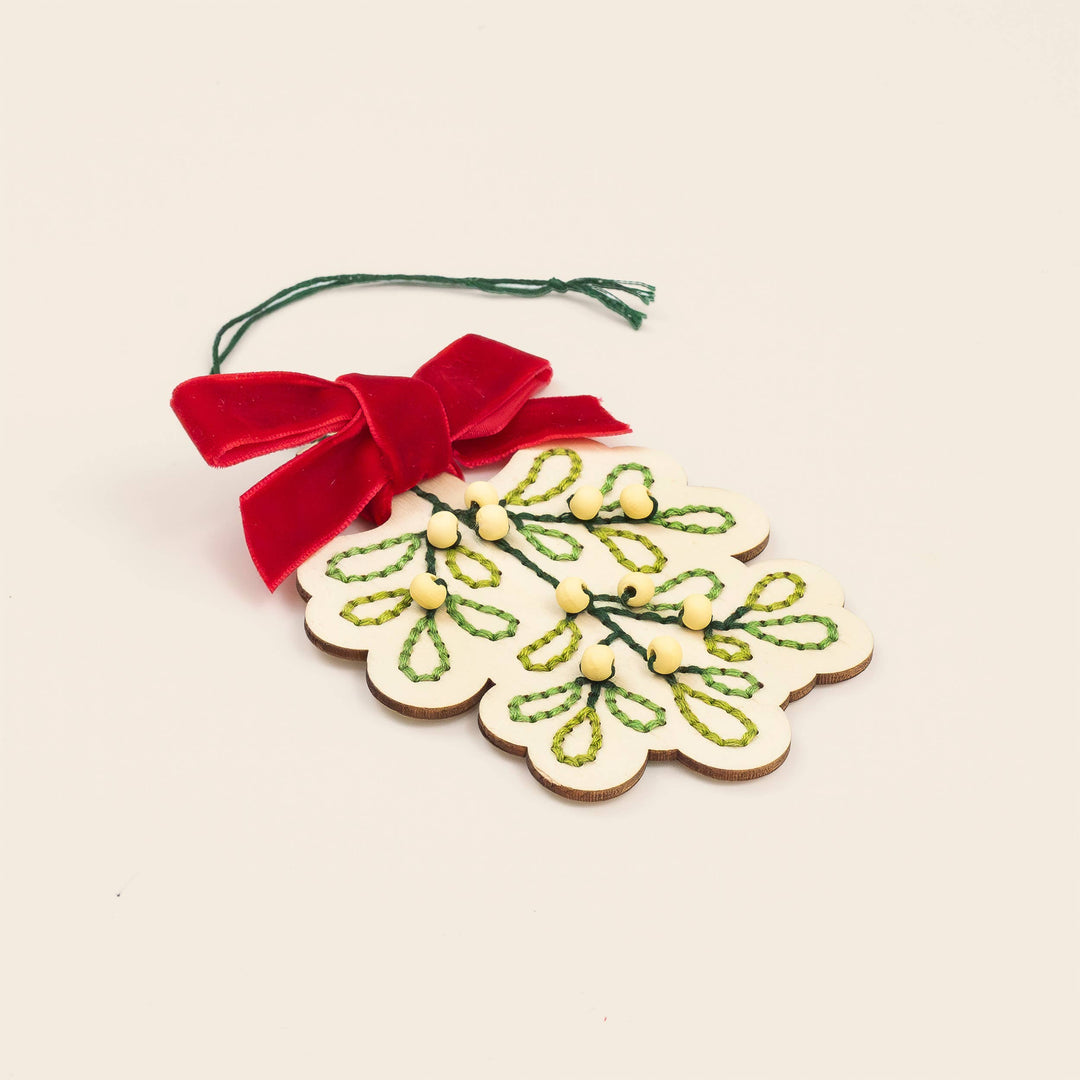 Cotton Twist (WE PREPAY ALL USA DUTIES) - Make Your Own Stitched Mistletoe Decoration