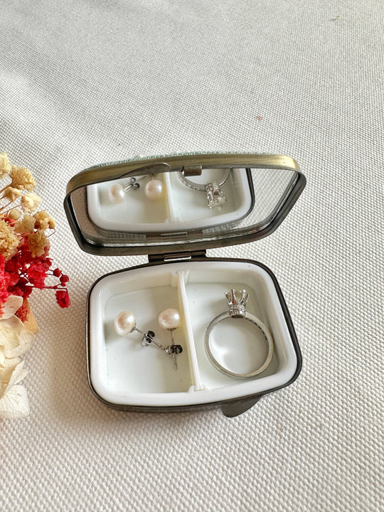 Quince Fables - Floral Embroidered Rectangle Mini Jewelry Box With Mirror: 1. White Roses