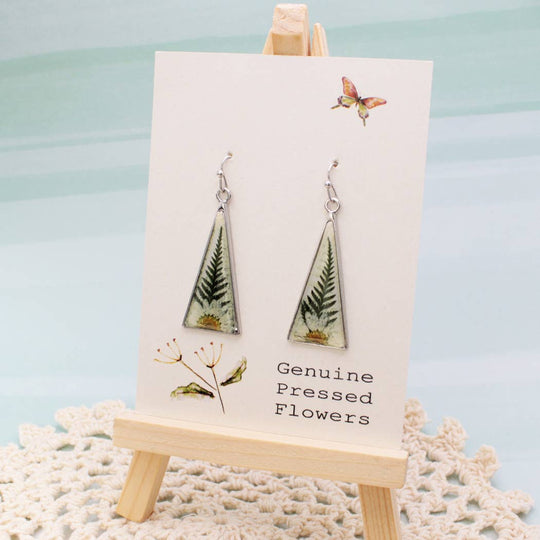 ZAD - White Dried Flower Silver Triangle Earrings