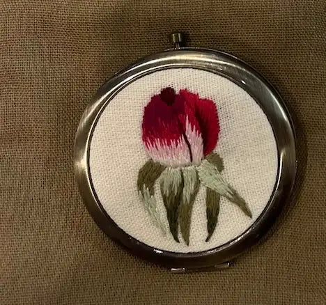 Quince Fables - Floral Embroidered Compact Mirror, Collection Leylani : 1. Purple Orchid
