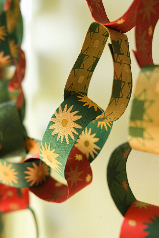 East End Press - FESTIVE PAPER CHAIN KIT