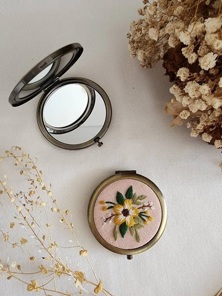 Quince Fables - Floral Embroidered Compact Mirror, Collection Sophia ✅: 1. Three flowers