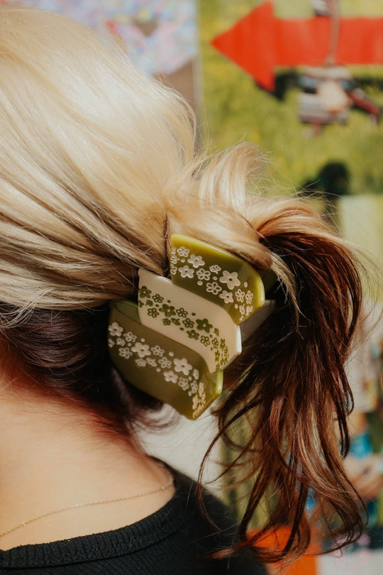 The Peach Fuzz - Retro Bowls Hair Claw