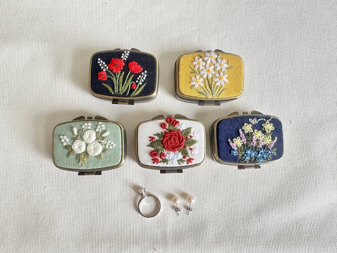 Quince Fables - Floral Embroidered Rectangle Mini Jewelry Box With Mirror: 2. Daisy Garden