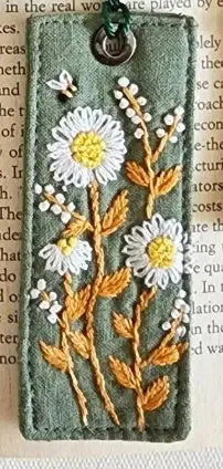 Quince Fables - Retro Linen Bookmark With Cute Floral Embroidery: 6.Daisy Garden-Red