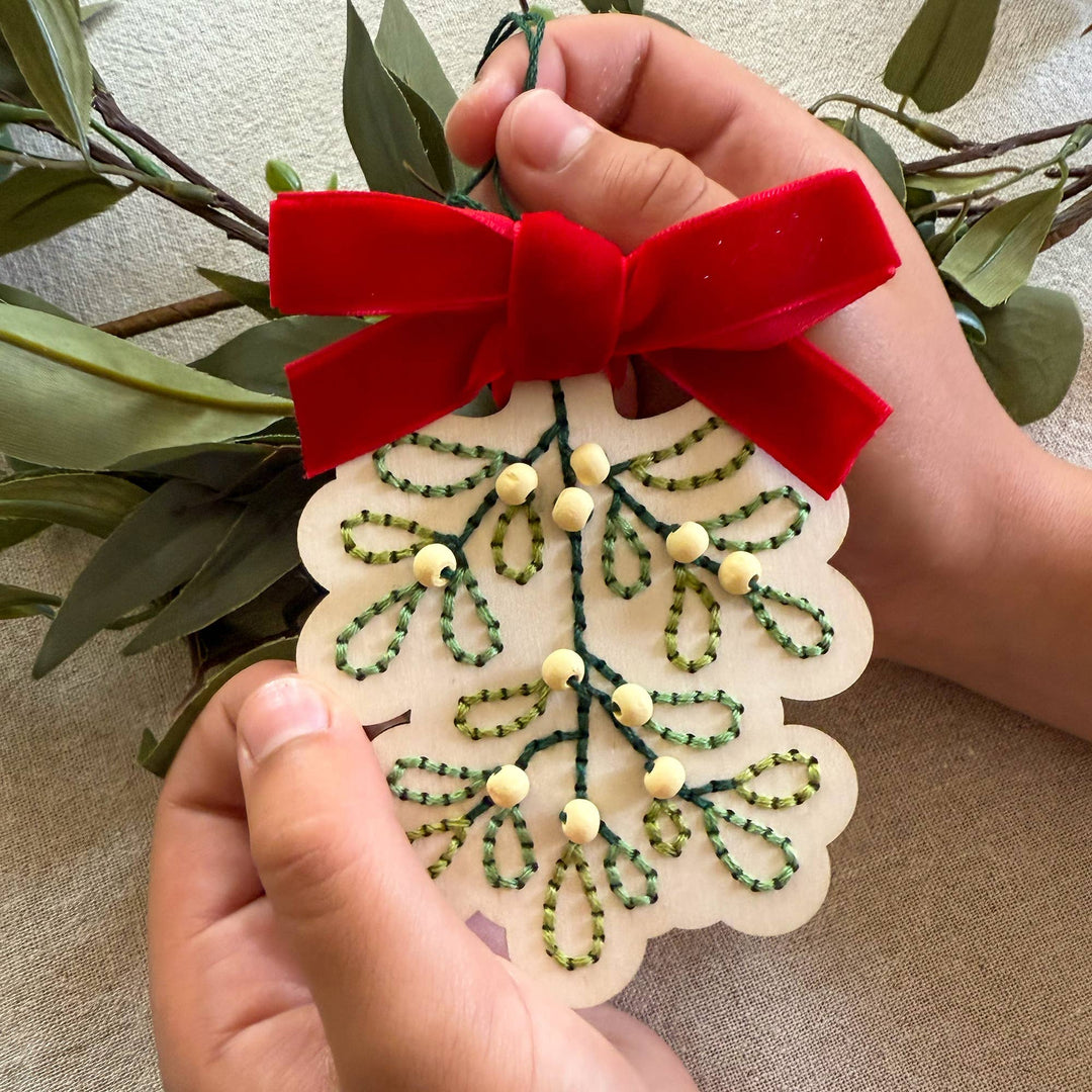 Cotton Twist (WE PREPAY ALL USA DUTIES) - Make Your Own Stitched Mistletoe Decoration