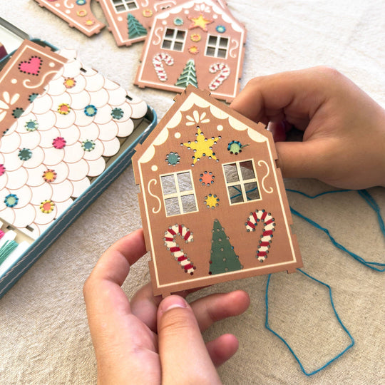 Cotton Twist (WE PREPAY ALL USA DUTIES) - Stitch & Build Gingerbread House Kit